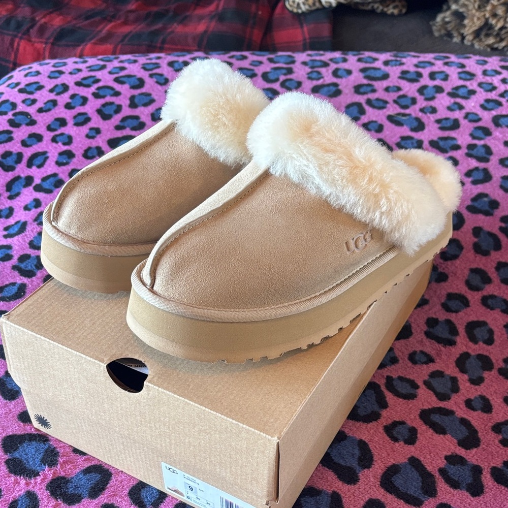 UGG Disquette platform slippers. Brand new in box. Discount shipping.
